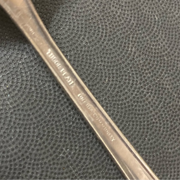 Vintage Tudor Plate Oneida Community Queen Bess cake/pie server - Picture 3 of 7